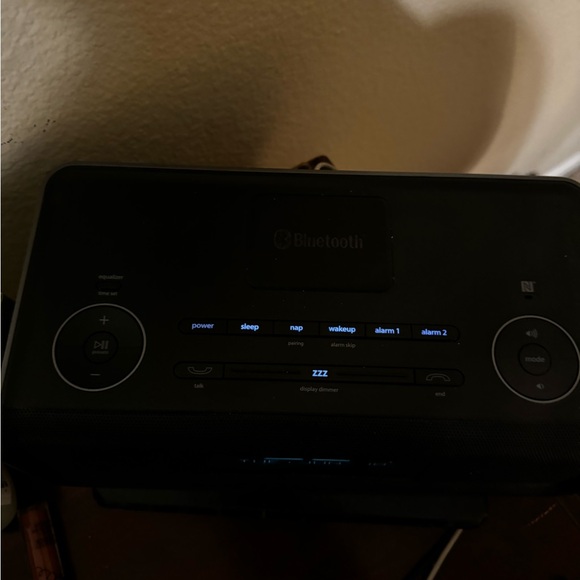 iHome IBN43BC Clock Radio - Picture 4 of 6